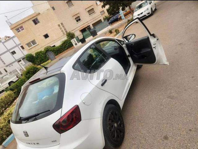 Seat Ibiza Diesel Manuelle 2017 à Agadir - 2