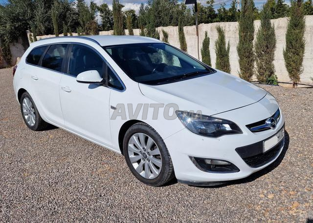 Opel Astra 2014 D 2019 très bon état