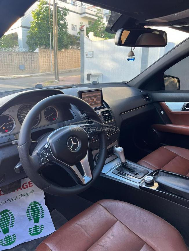 Mercedes-Benz 204- 320 Automatique 2008 à Tanger