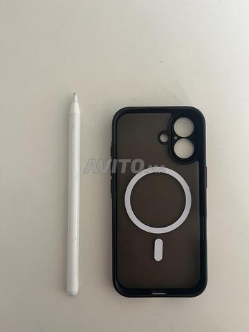 Pack Apple Pencil et coque iPhone 16 original