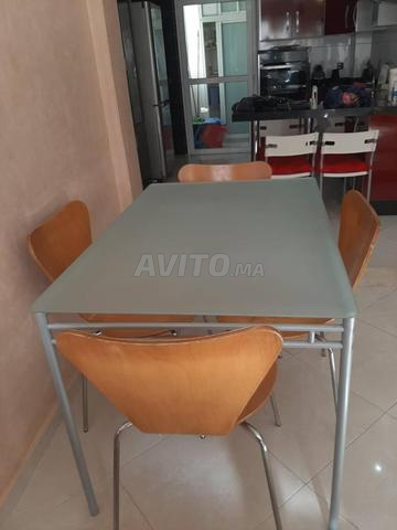 Table à manger en verre trempé avec ses chaises - 2
