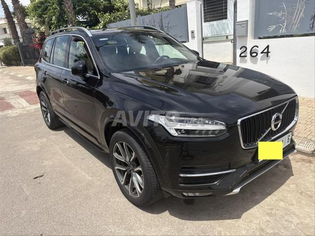 فولفو XC90 R-Design أوتوماتيكية بحالة ممتازة - 2