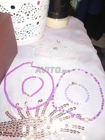 Belles accessoires vives couleurs juste 30 dirhams
