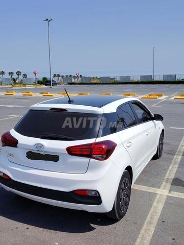 Hyundai i20 essence modèle 2019 boîte automatique - 2