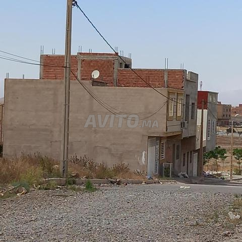 أرض بقعة أرضية - 2