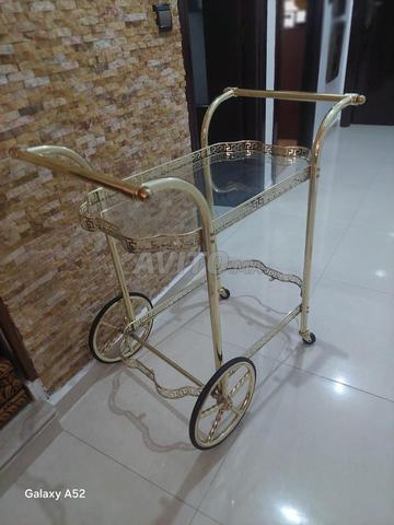 Chariot de service luxueux couleur or
