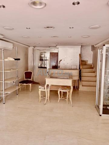 Local 32 m² sol et 32 m² Mezzan à vendre Guéliz