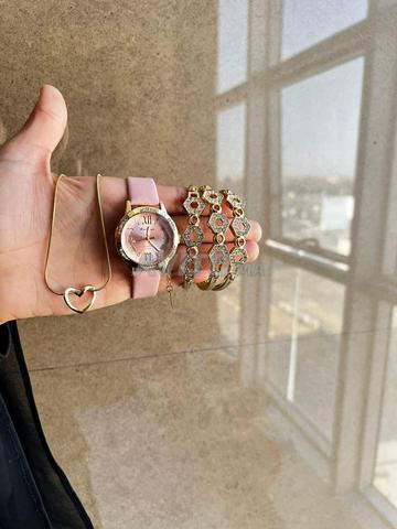 Pack cadeau femme: montre, 3 bracelets et collier cœur - 2