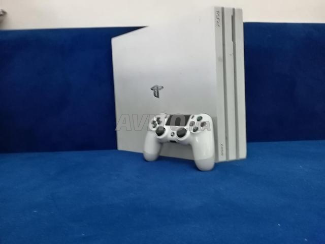 PS4 Pro en ligne 17 jeux 1To - 2