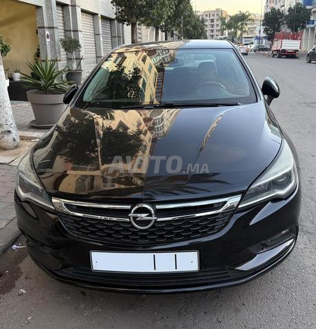 Opel Astra Diesel Manuelle 2018 à Casablanca - 2
