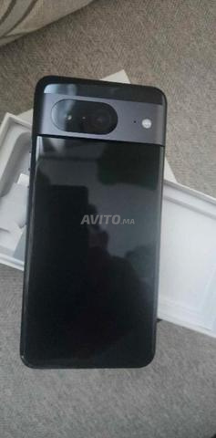 Google Pixel 8 avec sa boîte - 2