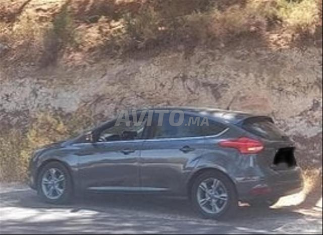 Ford Focus Diesel Manuelle 2018 à Demnate - 2