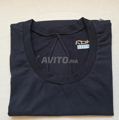 T-shirt de sport Reebok d'occasion Taille L - 2