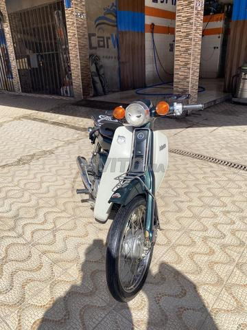 Yamaha moto à vendre, propre et en bon état - 2