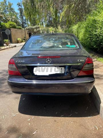 Mercedes E220 - 2