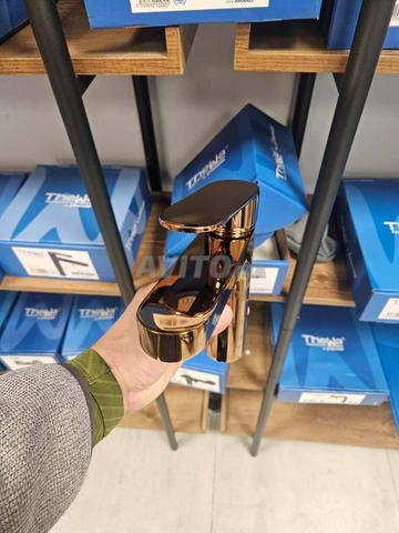 Robinet doré neuf pour lavabo TheWa - 2