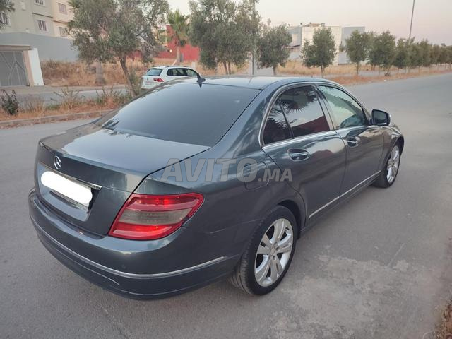 Mercedes Benz C220 modèle 2008 mise en circulation 2011 - 2