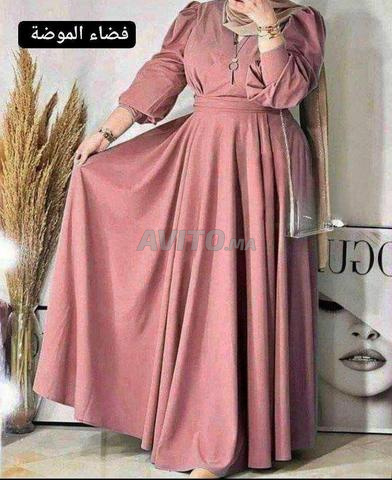 Robe évasée magnifique en tissu crêpe avec livraison gratuite - 2