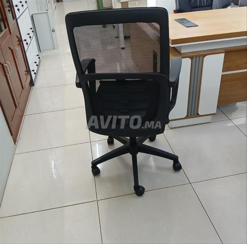 Chaise de bureau noire - 2