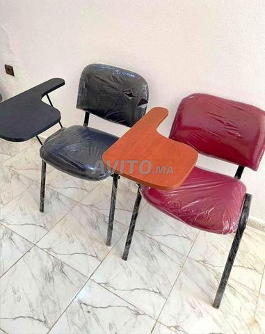 Chaise ISO avec écritoire