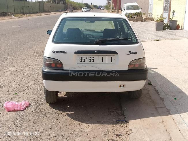 une voiture Citroën Saxo 