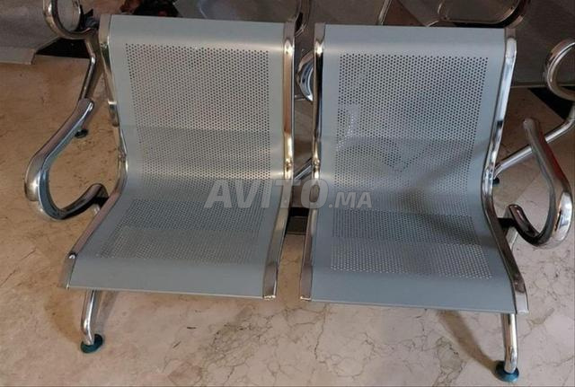 Banquette d'accueil en similicuir 3 places dispo - 2