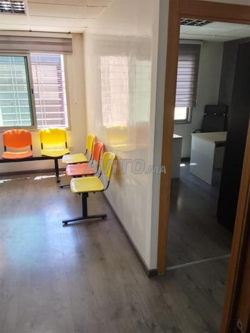Plateau cloisonné près Zara Maarif 80m2