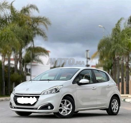 PEUGEOT 208 - 2