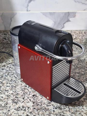 آلة قهوة نسبريسو إيسينزا ميني (DeLonghi) للبيع