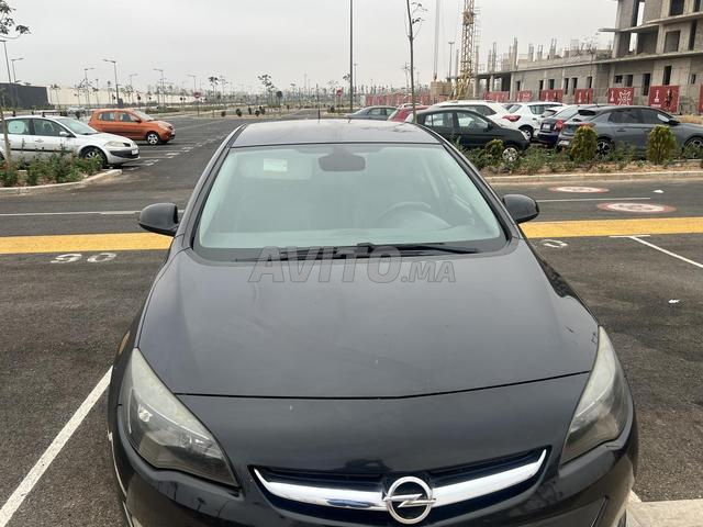 Opel Astra Diesel Manuelle 2015 à Agadir - 2