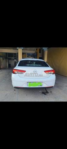 Voiture marque Opel insignia - 2