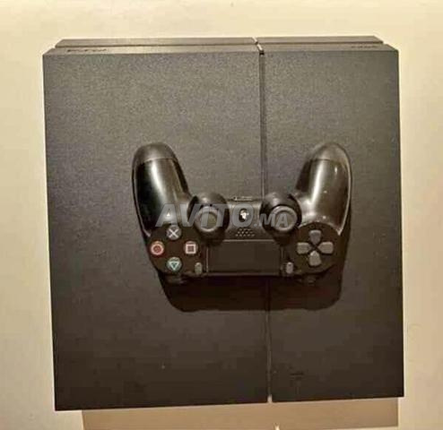 PS4 Fat avec 1 manette, fonctionne bien