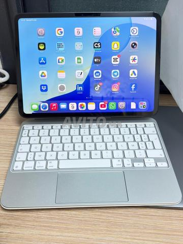 iPad Pro M4 11 256GB Magic Keyboard Original