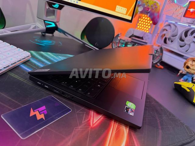محطة عمل Thinkpad P14s 2025 Ryzen Pro 64GB DDR5