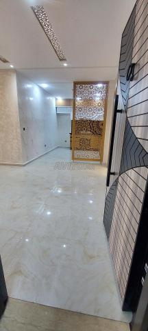 شقة مشرقة ومشمسة للإيجار - 2
