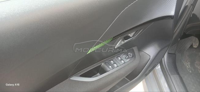 A vendre peugeot 208