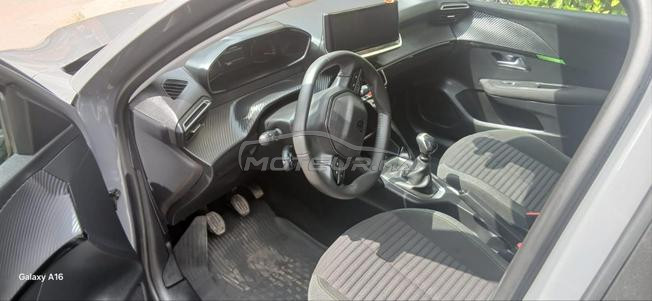 A vendre peugeot 208