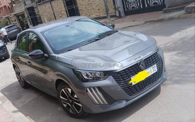 A vendre peugeot 208
