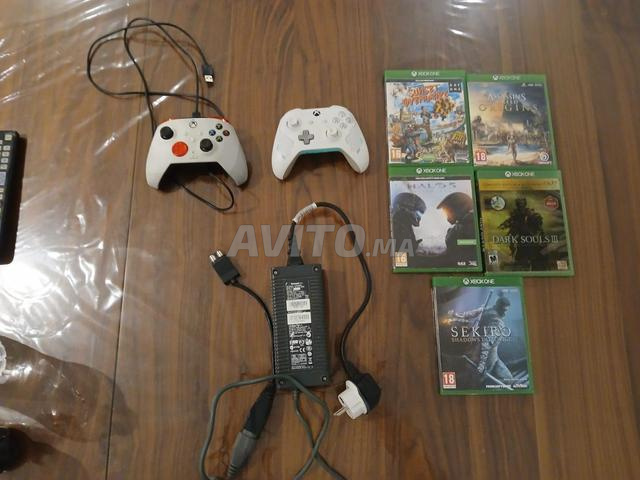 Xbox One 2 Manettes 5 Jeux - 2