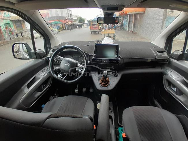 voiture très bon eta prsque tout option