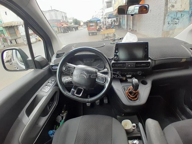 voiture très bon eta prsque tout option