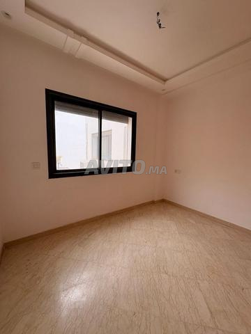 À VENDRE Spacieux Appartement - 2