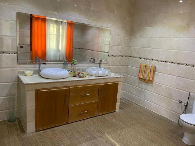 منزل من 3 طوابق للبيع - 2