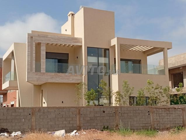 Somptueuse Villa Neuve de 450 m² – Route d'Amizmiz