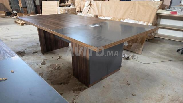 طاولة اجتماعات وطاولة اجتماعات - 2