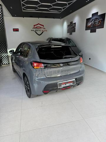 Peugeot 208 allure - 2