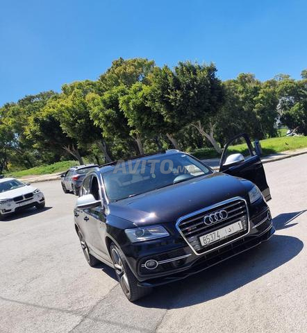 Je vends une Audi Q5 de 2013 en très bon état.