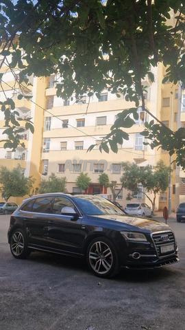 Je vends une Audi Q5 de 2013 en très bon état.