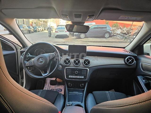 Une belle voiture à vendre - 2