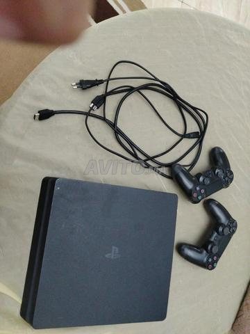 Playstation 4 Slim - 2